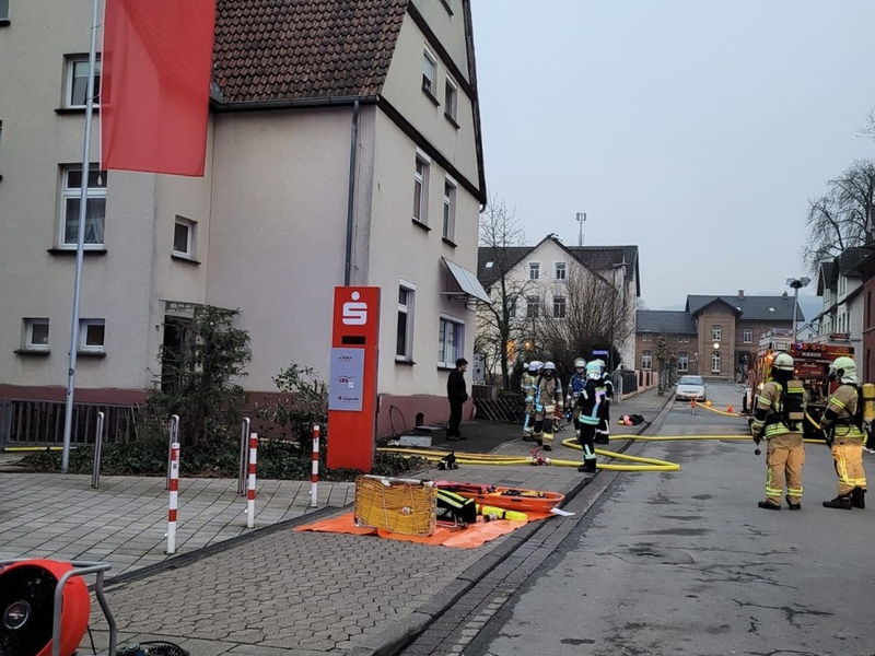 FW Lügde: Kaminbrand-Wohngebäude verraucht - Foto: presseportal.de