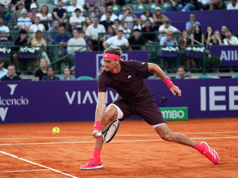 Legte einen guten Start ins Sandplatzturnier hin: Alexander Zverev - Foto: Gustavo Garello/AP/dpa