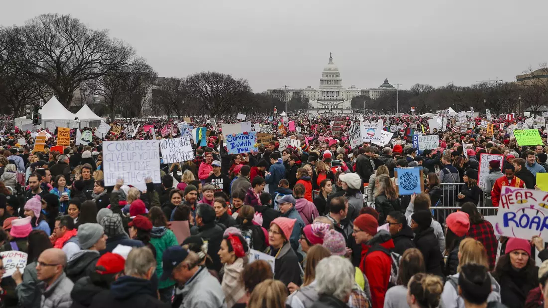 Nach Trumps erster Amtseinführung gingen landesweit Millionen von Menschen auf die Straße. (Archivbild) - Bild: John Minchillo/AP/dpa