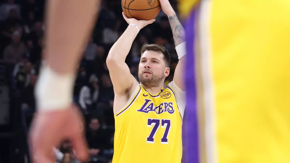 Muss bei den Lakers erst noch richtig ankommen: NBA-Star Luka Doncic. - Bild: Rob Gray/AP/dpa