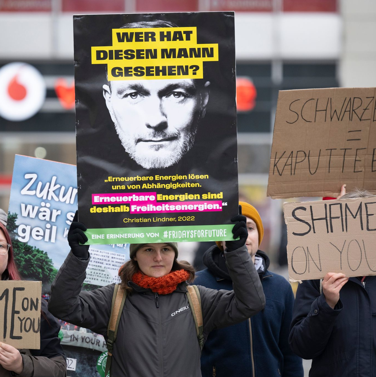 Vergangene Woche war FDP-Spitzenkandidat Christian Lindner für eine Wahlkampfveranstaltung in Dresden. Gegner der Partei nahmen das zum Anlass für eine Demonstration. - Foto: Sebastian Kahnert/dpa