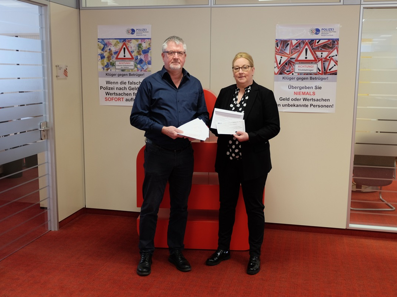 POL-RBK: Wermelskirchen - Polizei und Stadtsparkasse gehen gemeinsam gegen Betrüger vor - Foto: presseportal.de