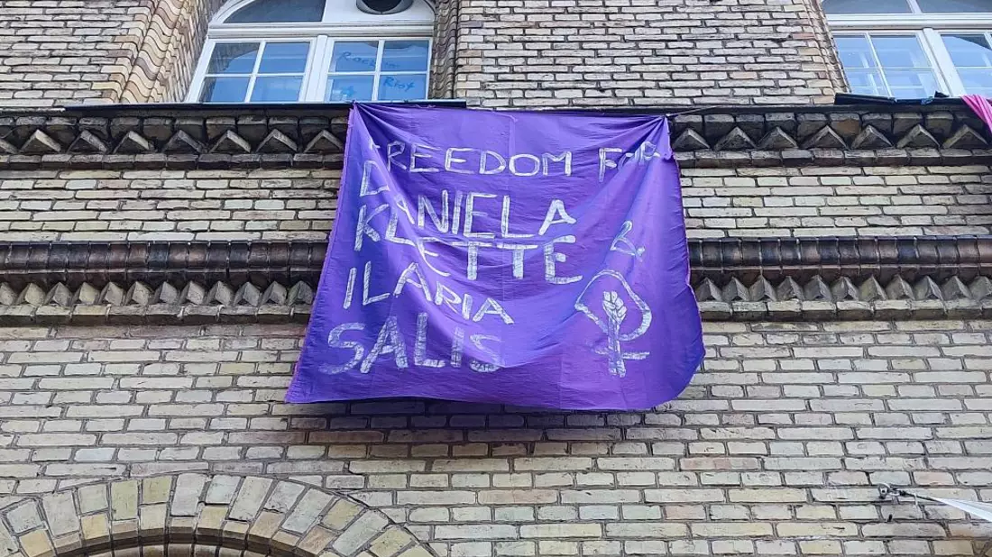 Banner mit Forderung nach Freilassung von Daniela Klette und Ilaria Salis (Archiv) - Bild: über dts Nachrichtenagentur