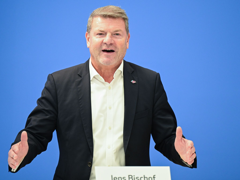 Jens Bischof, Präsident des Bundesverbandes der Deutschen Luftverkehrswirtschaft: In einem Appell an die Politik verlangt ein Bündnis von Verbänden eine Entlastung der Branche (Archivbild) - Foto: Bernd Weißbrod/dpa