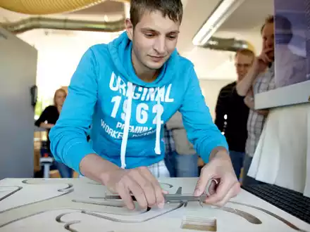 Holzfachschule Bad Wildungen mit neuem attraktiven Weiterbildungsangebot: Holztechniker und Tischlermeister in 24 Monaten - Foto: presseportal.de