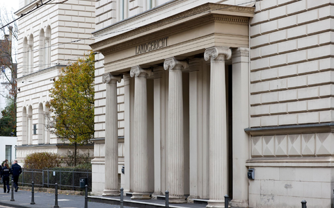 Am Bonner Landgericht wird bald wohl ein weiterer Cum-Ex-Prozess eröffnet. (Archivbild) - Foto: Thomas Banneyer/dpa