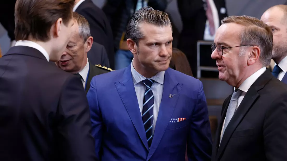 Pistorius warnt nach dem Vorstoß von Trump vor Zugeständnissen an den Kreml. - Bild: Geert Vanden Wijngaert/AP/dpa