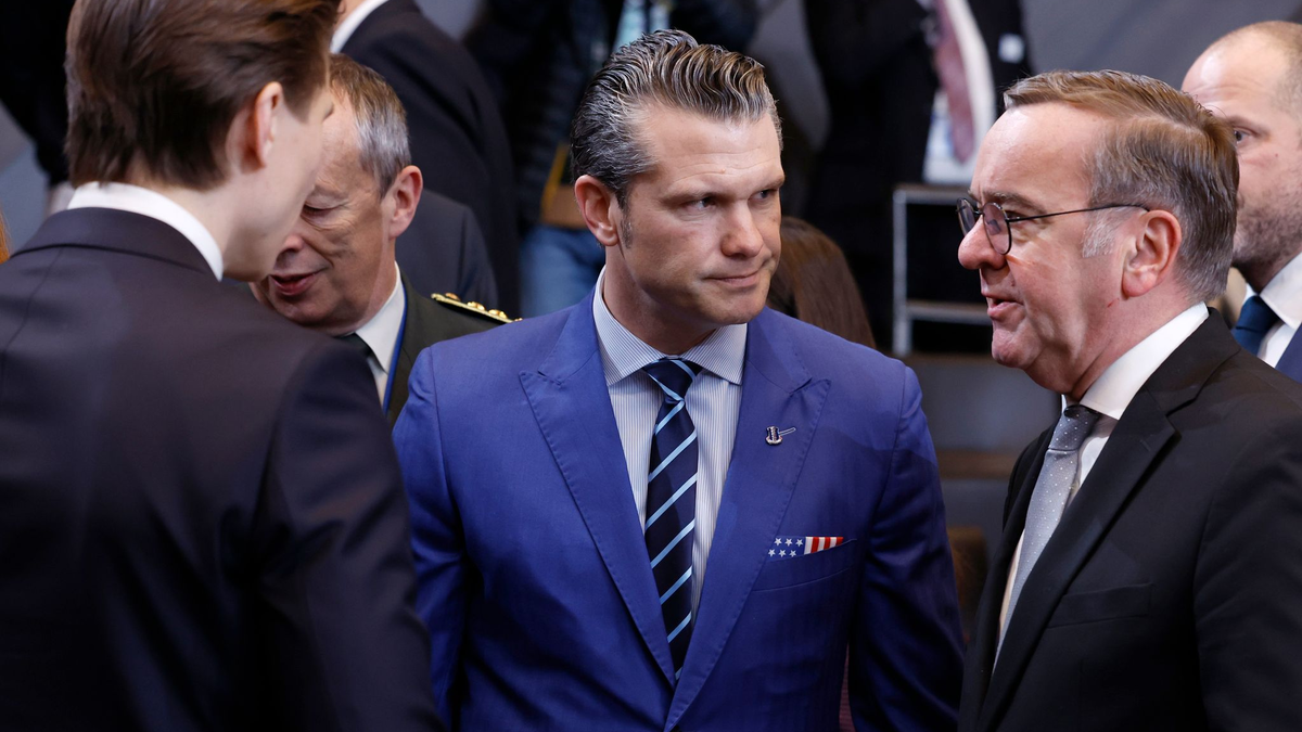 Verteidigungsminister Boris Pistorius reist nach Washington, um mit seinem US-Kollegen Pete Hegseth zu reden. (Archivfoto) - Foto: Geert Vanden Wijngaert/AP/dpa