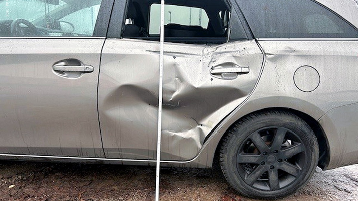 POL-PPWP: Lkw rangiert - Pkw gerammt - Foto: presseportal.de