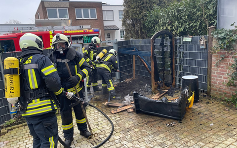 FW Kranenburg: Mülltonnenbrand am Stormweg - Foto: presseportal.de