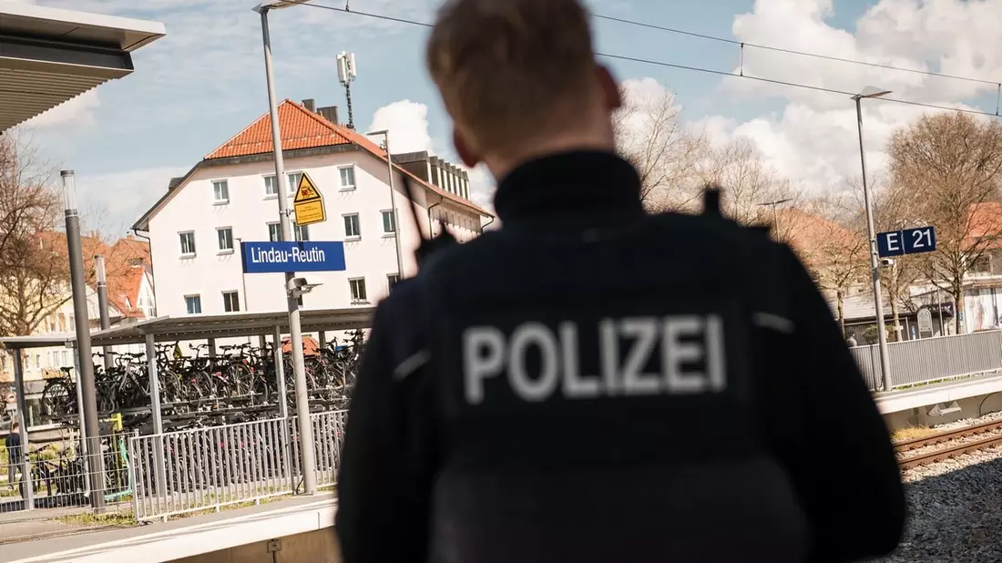 Bundespolizeidirektion München: Männer wollen ihre geschleusten Brüder bei der Polizei abholen/ Bundespolizei ermittelt gegen Schleuser - Bild: presseportal.de