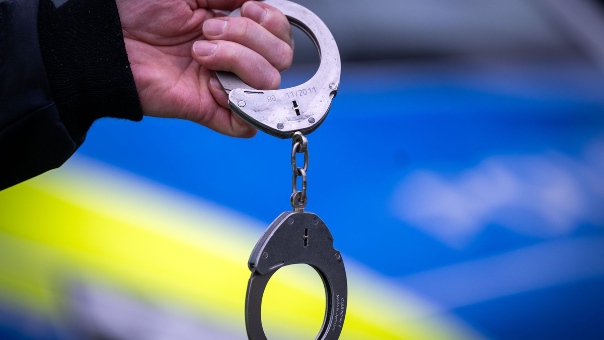 Anschlag auf Asylheim verhindert: Ermittler in Sachsen nehmen 21-Jährigen fest (Symbolbild) - Foto: Soeren Stache/dpa