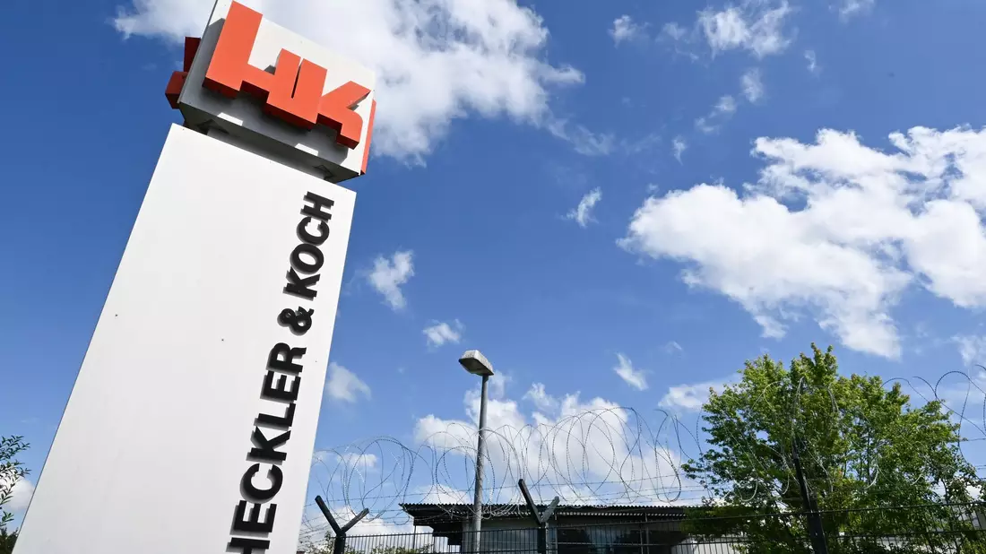 Die Waffenschmiede Heckler & Koch hat nun Gewissheit, wer bei ihr die Stimmenmehrheit hält. (Archivbild) - Bild: Bernd Weißbrod/dpa