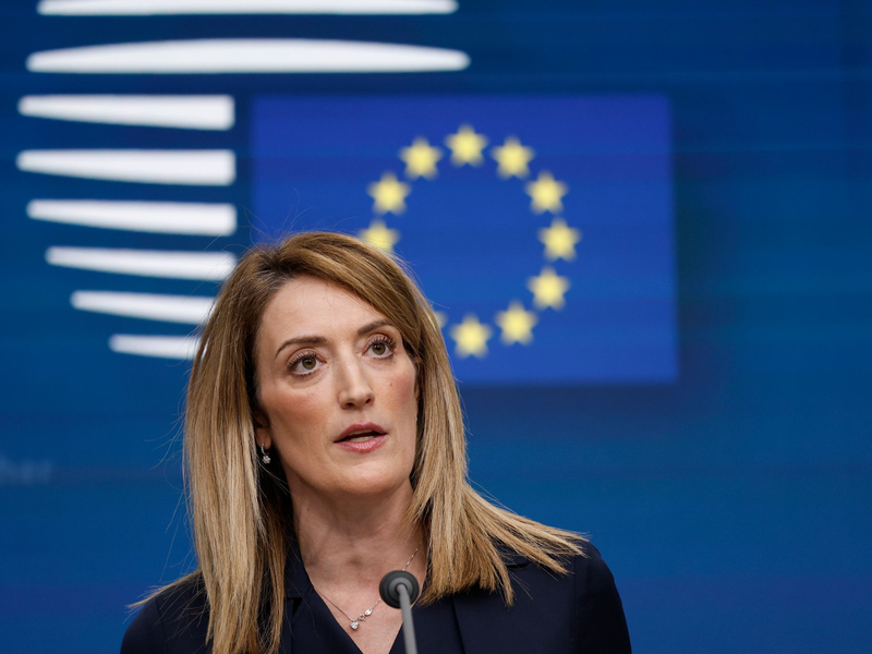 EU-Parlamentspräsidentin Roberta Metsola ist derzeit auf Mission im Nahen Osten. (Archivbild) - Foto: Omar Havana/AP/dpa