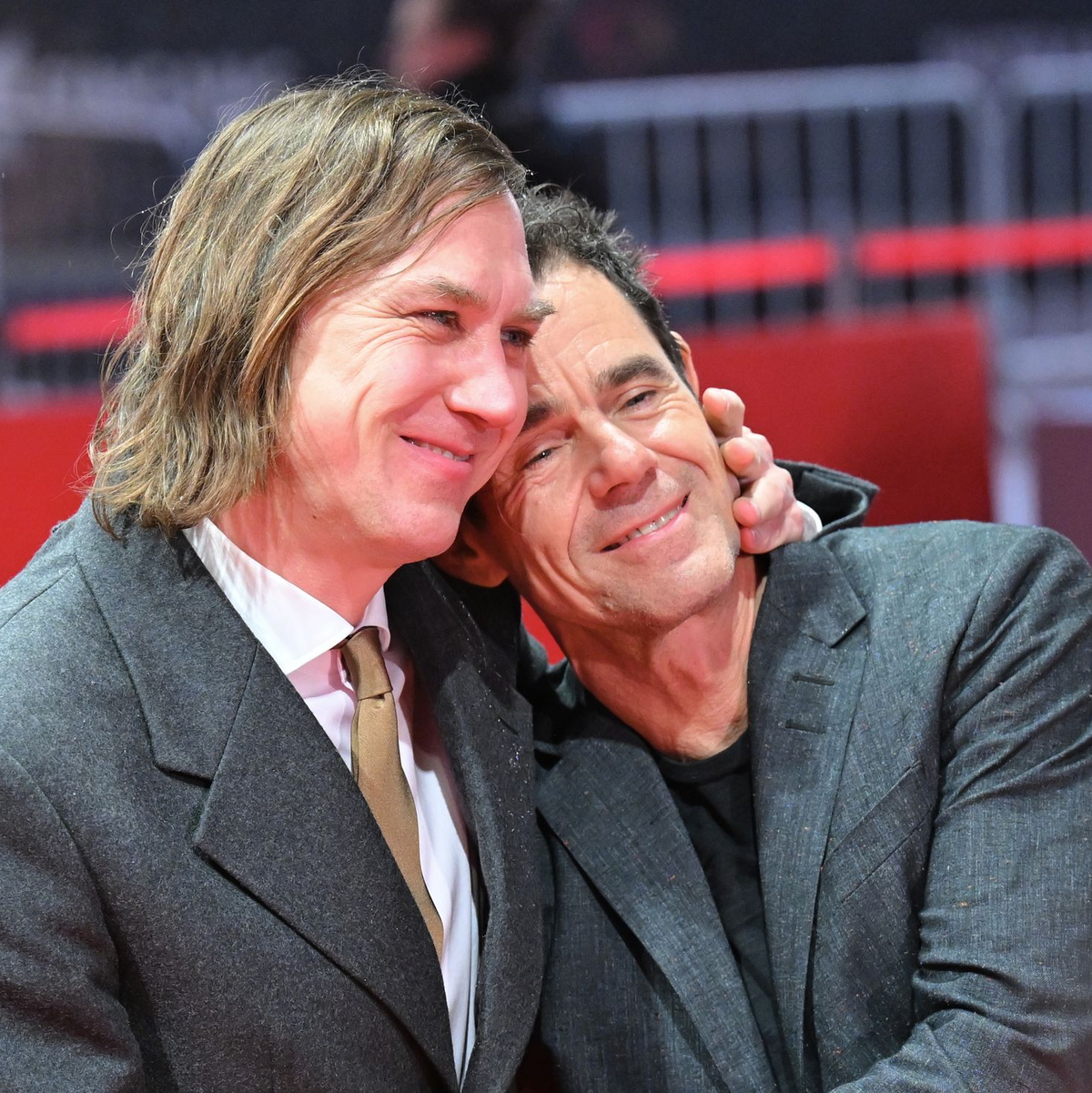 Schauspieler Lars Eidinger (l) und Regisseur Tom Tykwer beim Eröffnungsabend. - Foto: Annette Riedl/dpa