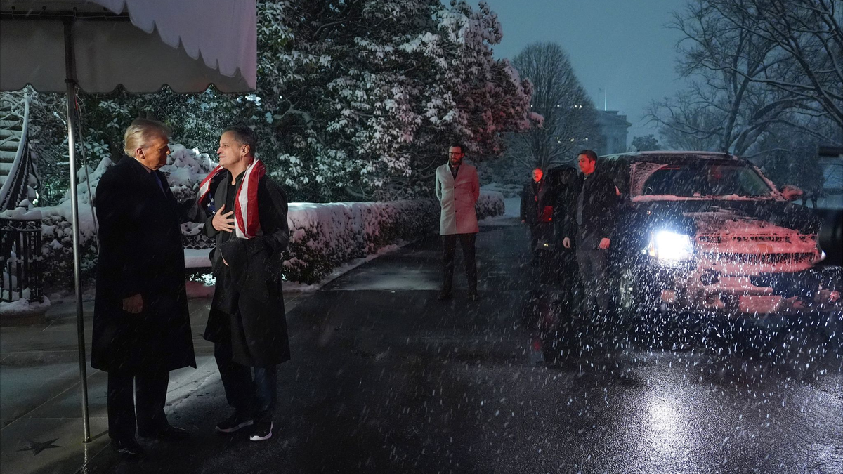 Erst kommt ein US-Amerikaner nach Hause, nun ist auch ein Russe in seine Heimat zurückgekehrt. (Archivbild) - Foto: Evan Vucci/AP/dpa