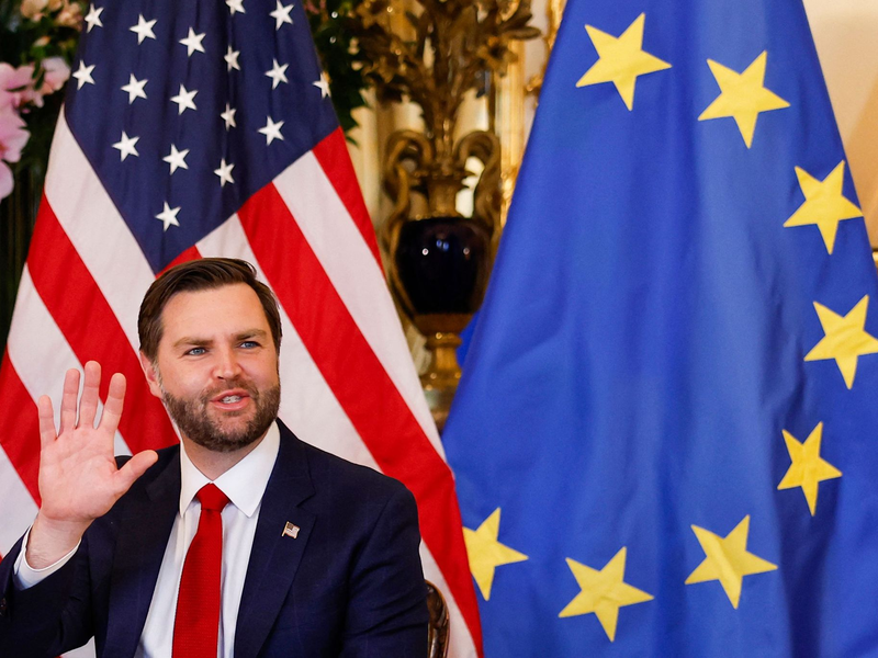 US-Vizepräsident Vance wird mit großer Spannung in München erwartet.  - Foto: Ian Langsdon/AFP/dpa