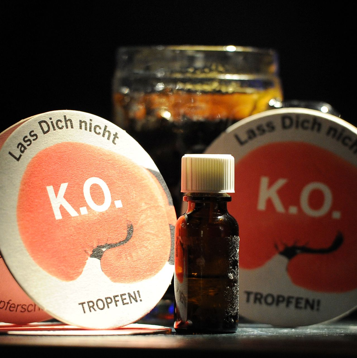 Die sächsische Polizei vermutet ein großes Dunkelfeld bei Straftaten in Zusammenhang mit K.-o.-Tropfen. (Symbolbild) - Foto: picture alliance / dpa