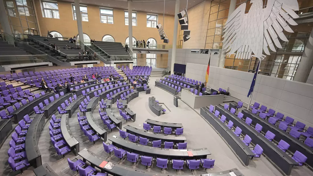 41 Parteien hat der Bundeswahlausschuss zur Wahl am 23. Februar zugelassen. - Bild: Michael Kappeler/dpa