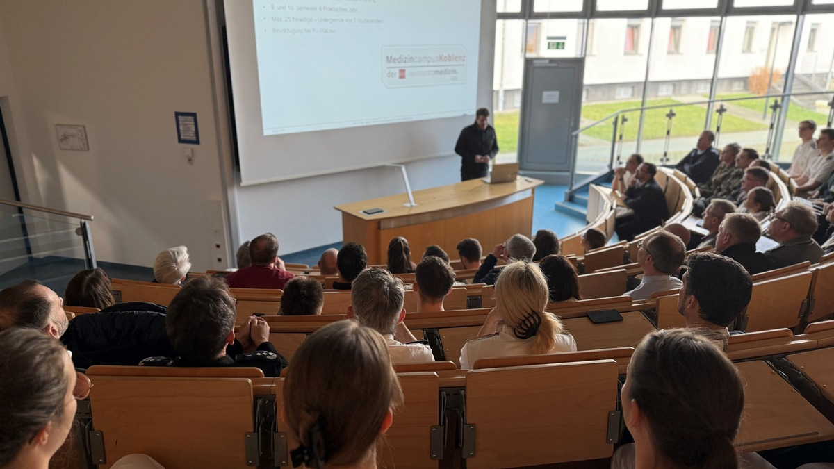 Erste Einführungsveranstaltung für Medizinstudierende am Medizincampus Koblenz - Praxisorientierte Ausbildung am BundeswehrZentralkrankenhaus Koblenz gestartet - Foto: presseportal.de