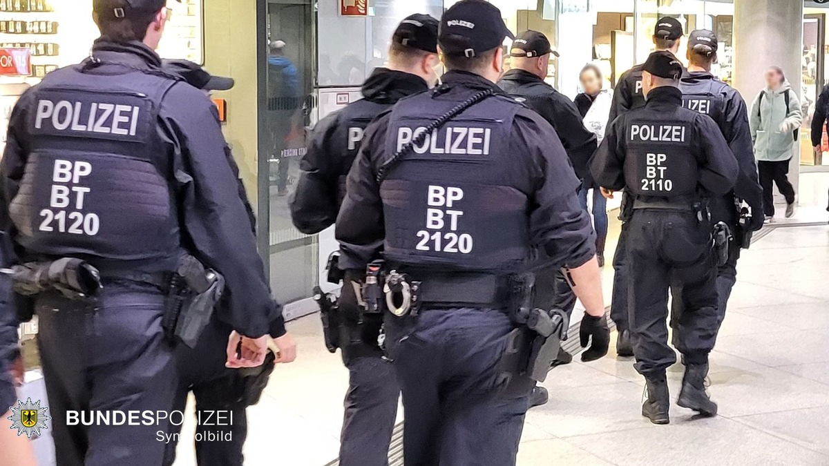 Bundespolizeidirektion München: Einsatz Münchner Sicherheitskonferenz / Bundespolizei verstärkt unterwegs - Foto: presseportal.de