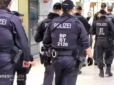 Bundespolizeidirektion München: Einsatz Münchner Sicherheitskonferenz / Bundespolizei verstärkt unterwegs - Foto: presseportal.de