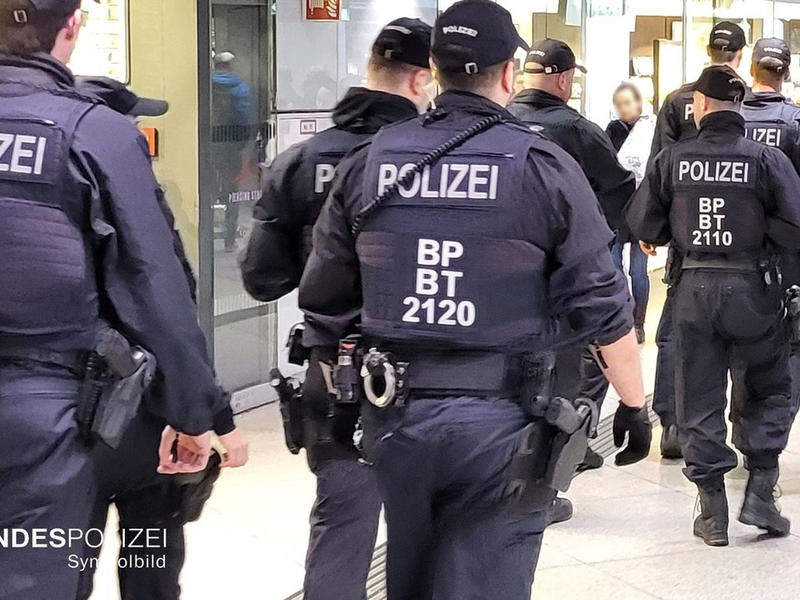 Bundespolizeidirektion München: Einsatz Münchner Sicherheitskonferenz / Bundespolizei verstärkt unterwegs - Foto: presseportal.de
