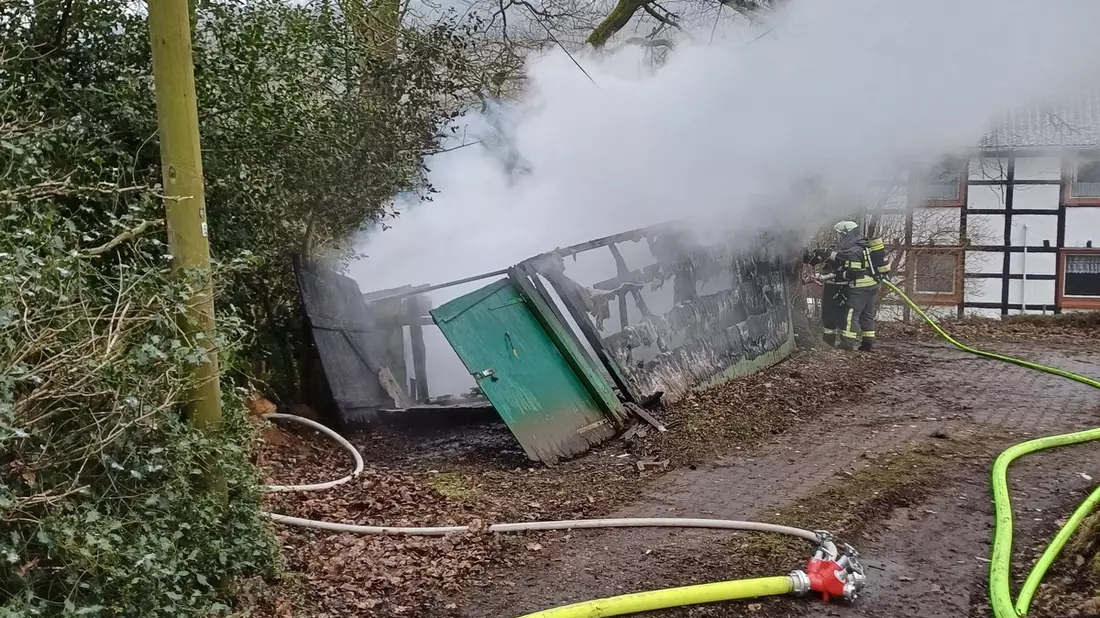FW-EN: Wetter - Brand einer Garage und zwei Brandmeldeanlagen am Donnerstag - Bild: presseportal.de
