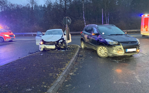 POL-GM: Verkehrsunfall beim Abbiegen - Foto: presseportal.de