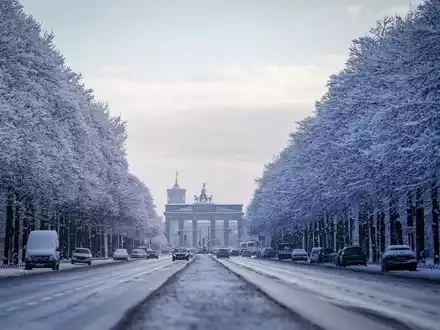 Die kommenden Nächte werden bitterkalt. Zweistellige Minusgrade erwartet der Wetterdienst in manchen Teilen Deutschlands.  - Foto: Kay Nietfeld/dpa