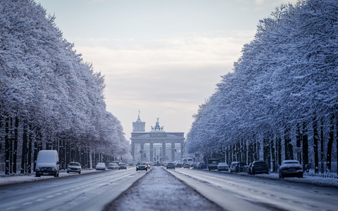 Die kommenden Nächte werden bitterkalt. Zweistellige Minusgrade erwartet der Wetterdienst in manchen Teilen Deutschlands.  - Foto: Kay Nietfeld/dpa