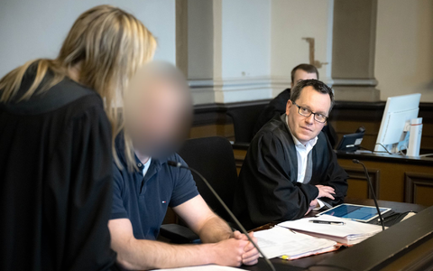 Laut Staatsanwaltschaft soll der Angeklagte wie bei einem Häuserkampf vorgegangen sein. (Archivbild) - Foto: Sina Schuldt/dpa