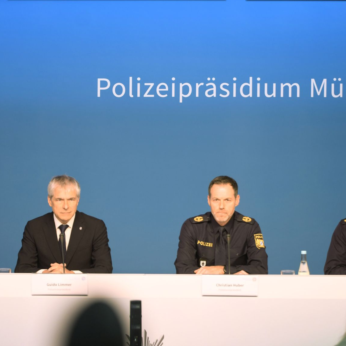 Die Ermittler geben erste Erkenntnisse bekannt. - Foto: Jason Tschepljakow/dpa