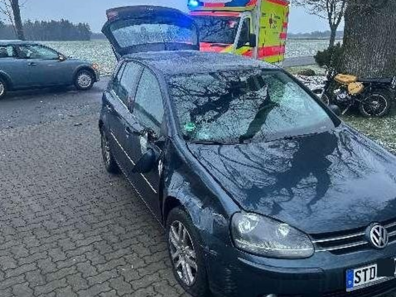 POL-STD: Reihenhaus in Stade ausgebrannt - Brandursache Brandstiftung - Tatverdächtiger in Untersuchungshaft, 17-jähriger Mopedfahrer bei Unfall in Klein Wangersen schwer verletzt - Foto: presseportal.de