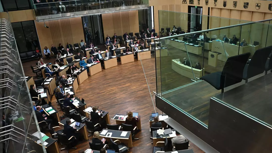 Die Länderkammer billigt die Reform. - Bild: Sarah Knorr/dpa
