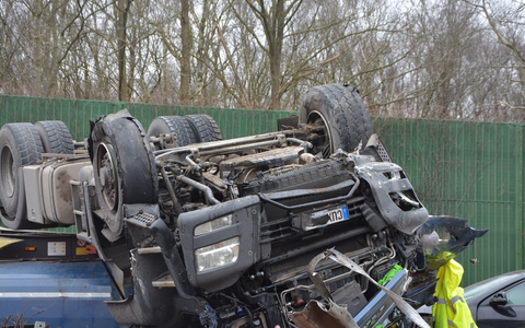 POL-CUX: Unfall auf der A27 mit Vollsperrung - weitere Informationen - Foto: presseportal.de