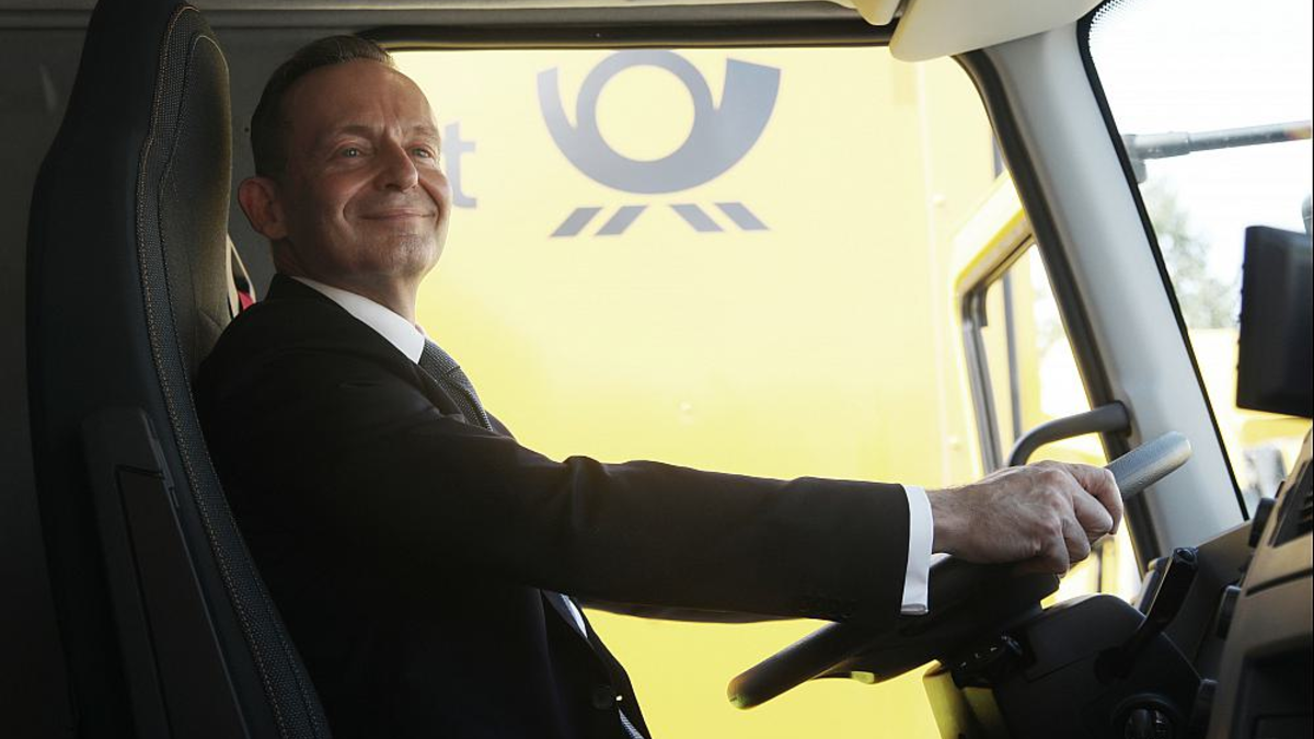 Volker Wissing in einem Post-LKW (Archiv) - Foto: über dts Nachrichtenagentur