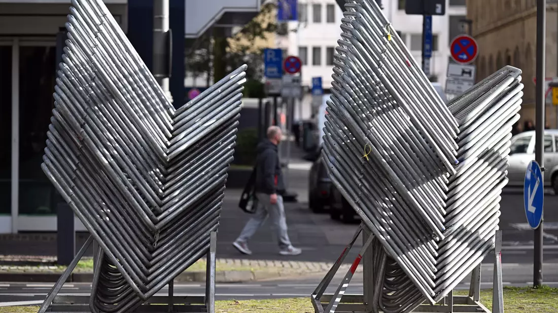 Das Thema Sicherheit bei Umzügen spielt bei den Veranstaltern eine wichtige Rolle. (Archivfoto) - Bild: Federico Gambarini/dpa