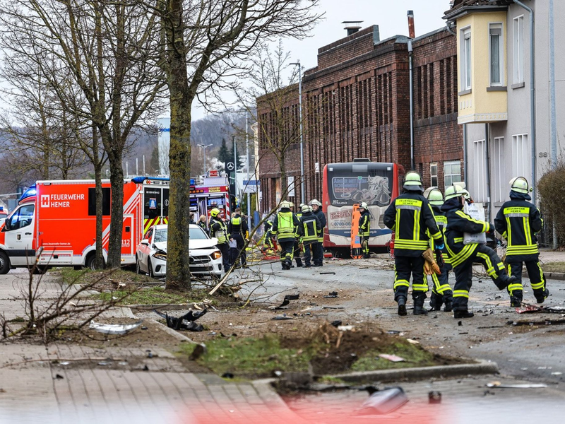 Mehrere Personen sind schwer verletzt worden. - Foto: Alex Talash/dpa
