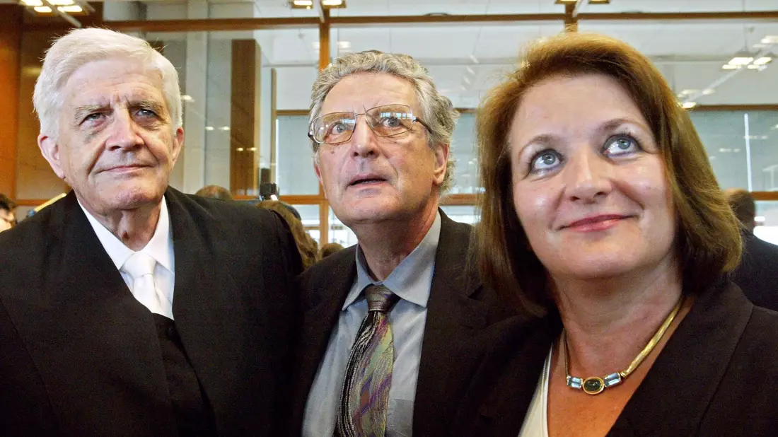 Gerhart Baum (Mitte) mit seinen Weggefährten Burkhard Hirsch und Sabine Leutheusser-Schnarrenberger. (Archivbild) - Bild: Uli Deck/dpa
