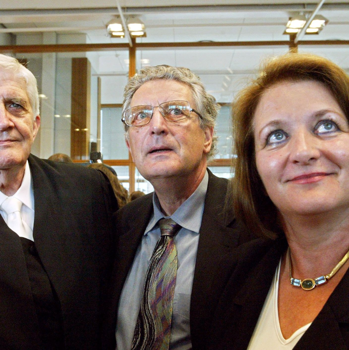 Gerhart Baum (Mitte) mit seinen Weggefährten Burkhard Hirsch und Sabine Leutheusser-Schnarrenberger. (Archivbild) - Foto: Uli Deck/dpa