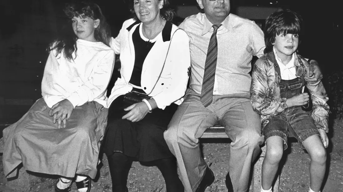 Gerhart Baum mit seiner Famile. (Archivbild) - Bild: Martin Athenstädt/dpa