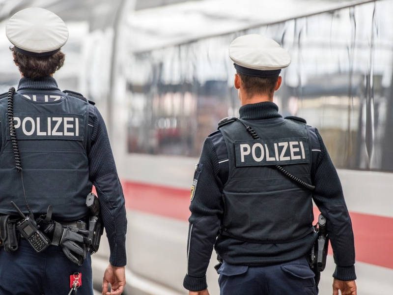 Bundespolizeidirektion München: Sexuelle Belästigung im Zug / Tatverdächtiger gestellt - Foto: presseportal.de