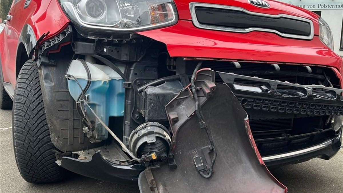 POL-GM: Zwei Leichtverletzte bei Verkehrsunfall - Foto: presseportal.de