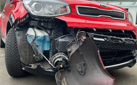 POL-GM: Zwei Leichtverletzte bei Verkehrsunfall - Foto: presseportal.de