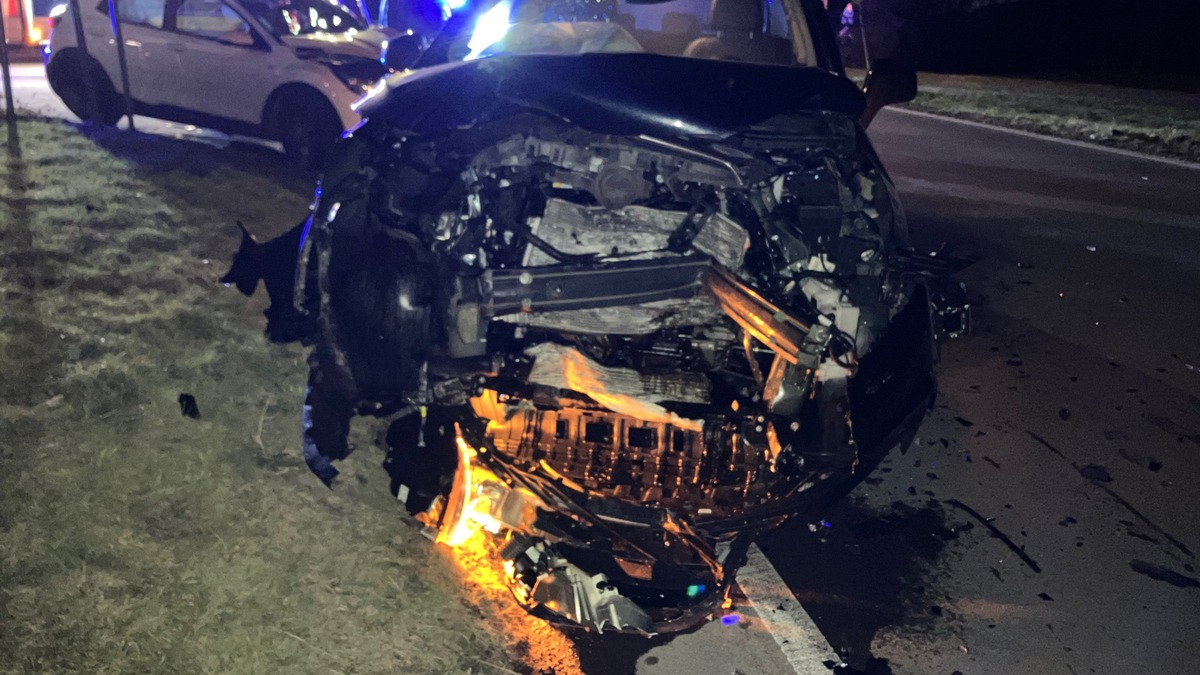 POL-GM: Frontalzusammenstoß fordert zwei Verletzte - Foto: presseportal.de