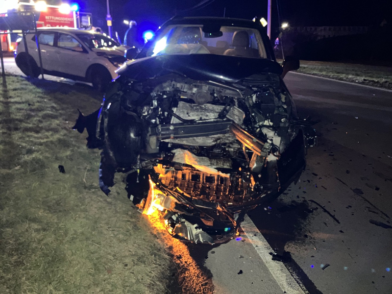 POL-GM: Frontalzusammenstoß fordert zwei Verletzte - Foto: presseportal.de