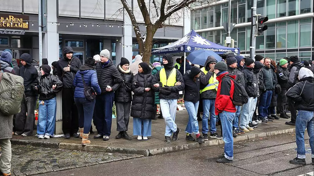 Menschenkette am Anschlagsort in München - Bild: über dts Nachrichtenagentur