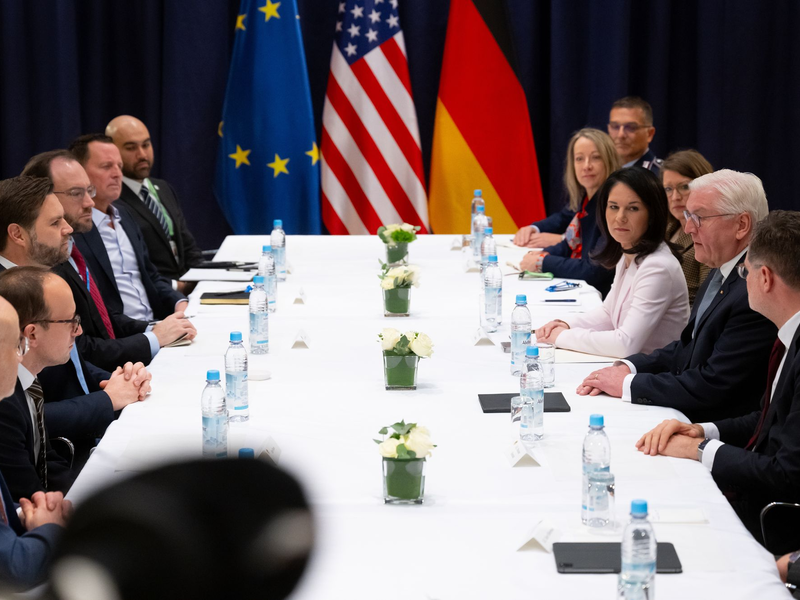 Vor Beratungen der USA mit Russland über eine Beendigung des Ukraine-Kriegs wollen die Europäer Mitsprache und Mitwirkung an einer möglichen Friedenslösung sicherstellen (Archivbild). - Foto: Sven Hoppe/dpa