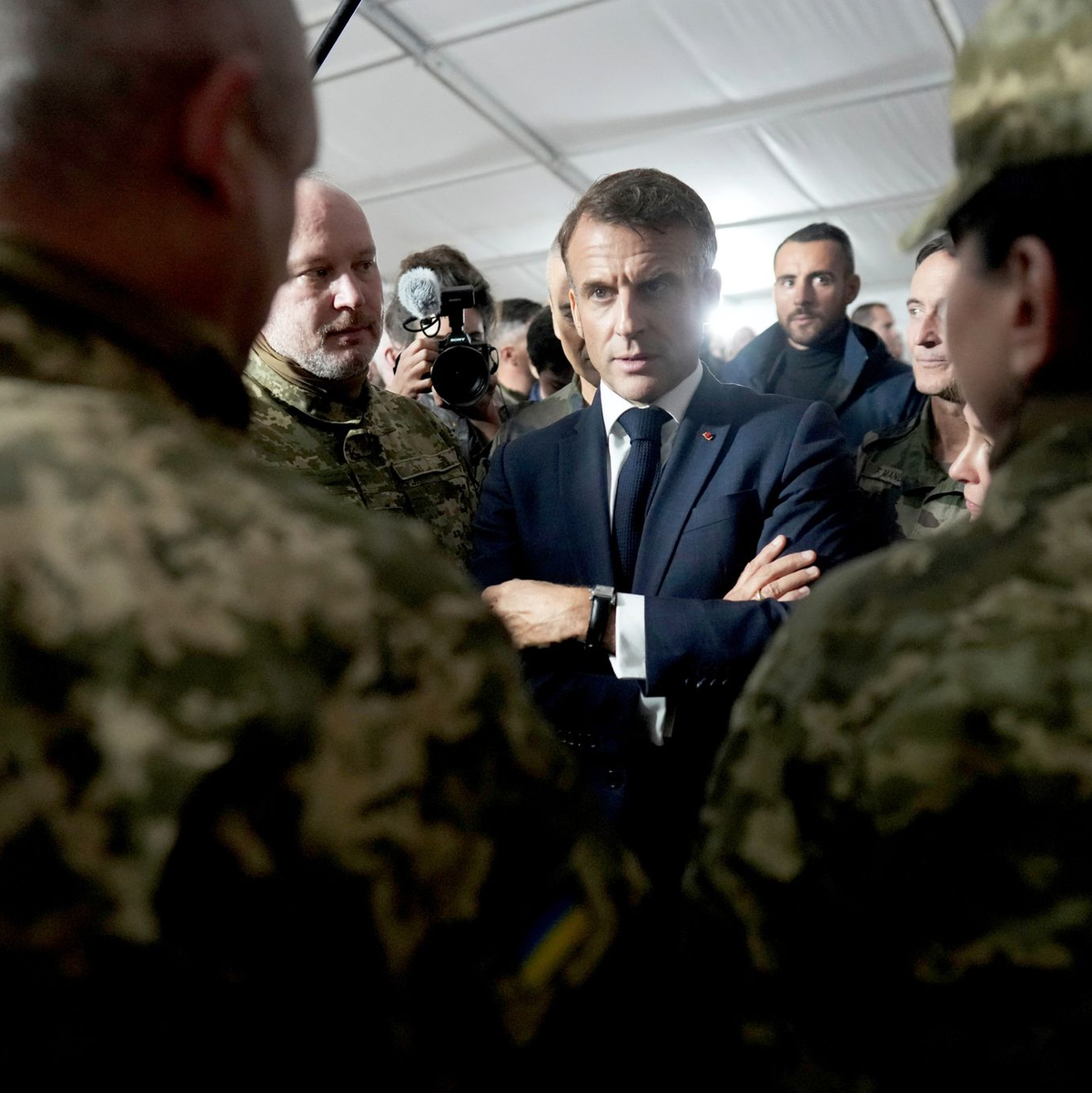 Bei dem Treffen in Paris dürfte es auch um die Frage gehen, inwiefern Europa Truppen für die Absicherung eines möglichen Friedensdeals stellt (Archivbild). - Foto: Thibault Camus/AP